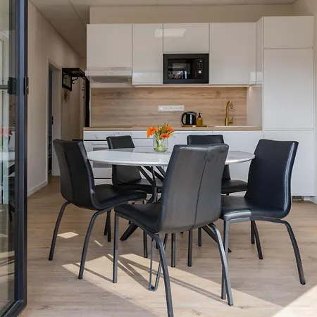 Private Sunny With Free Parking 24-7 Self Check-in Apartmán Zvolen