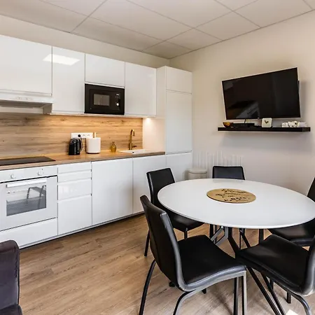 Private Sunny With Free Parking 24-7 Self Check-in Apartmán Zvolen