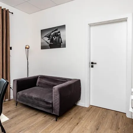 Private Sunny With Free Parking 24-7 Self Check-in Apartmán *