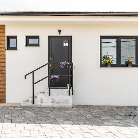 Private Sunny With Free Parking 24-7 Self Check-in * Zvolen