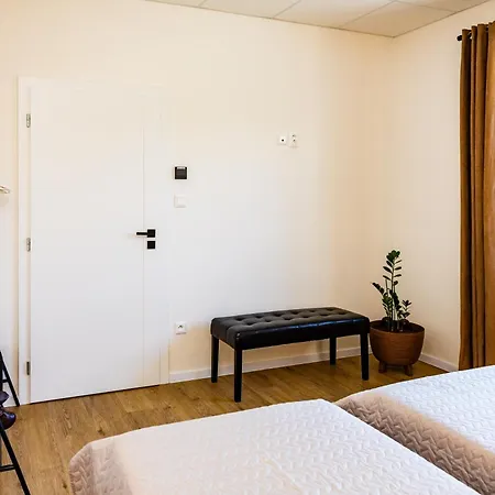 Private Sunny With Free Parking 24-7 Self Check-in Apartmán