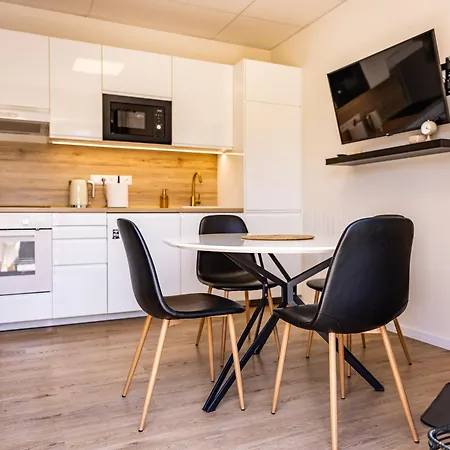 Private Sunny With Free Parking 24-7 Self Check-in Apartmán *