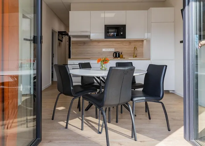 Private Sunny With Free Parking 24-7 Self Check-in 公寓 兹沃伦