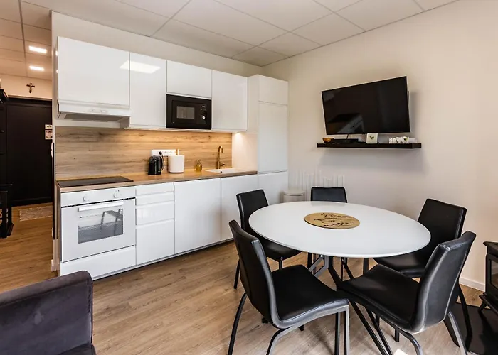 Private Sunny With Free Parking 24-7 Self Check-in Appartement Zvolen