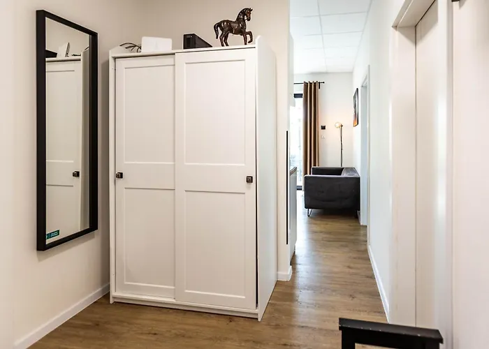 Private Sunny With Free Parking 24-7 Self Check-in 兹沃伦